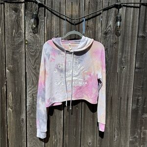 Monterey Bay Fun in the Sun Souvenir Rainbow Tie Dye Cropped Hoodie medium